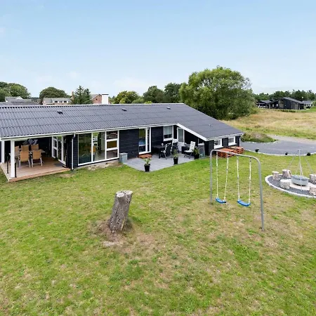 Holiday home Erna - 400m From The Sea In Ne Jutland By Interhome *