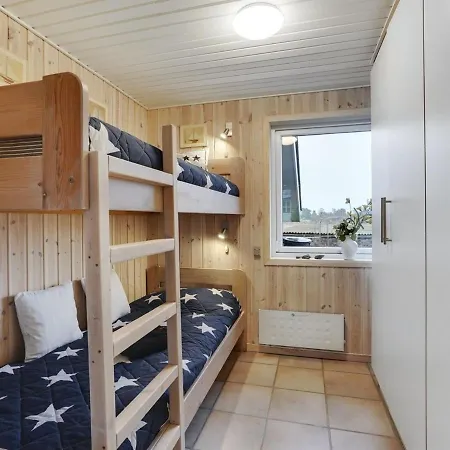 Holiday home Erna - 400m From The Sea In Ne Jutland By Interhome